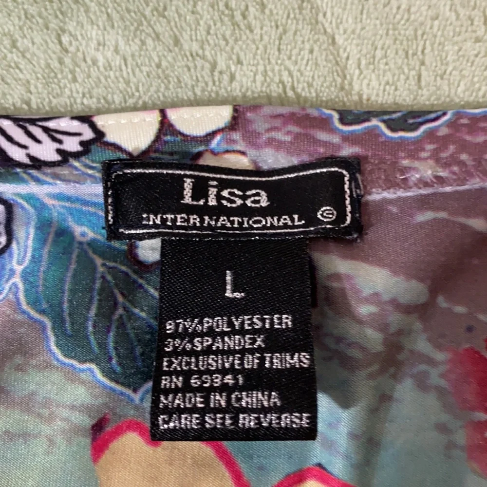 LISA INTERNATIONAL. WOMENS TOP SIZE L